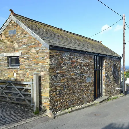 Saundry's Barn * Port Isaac